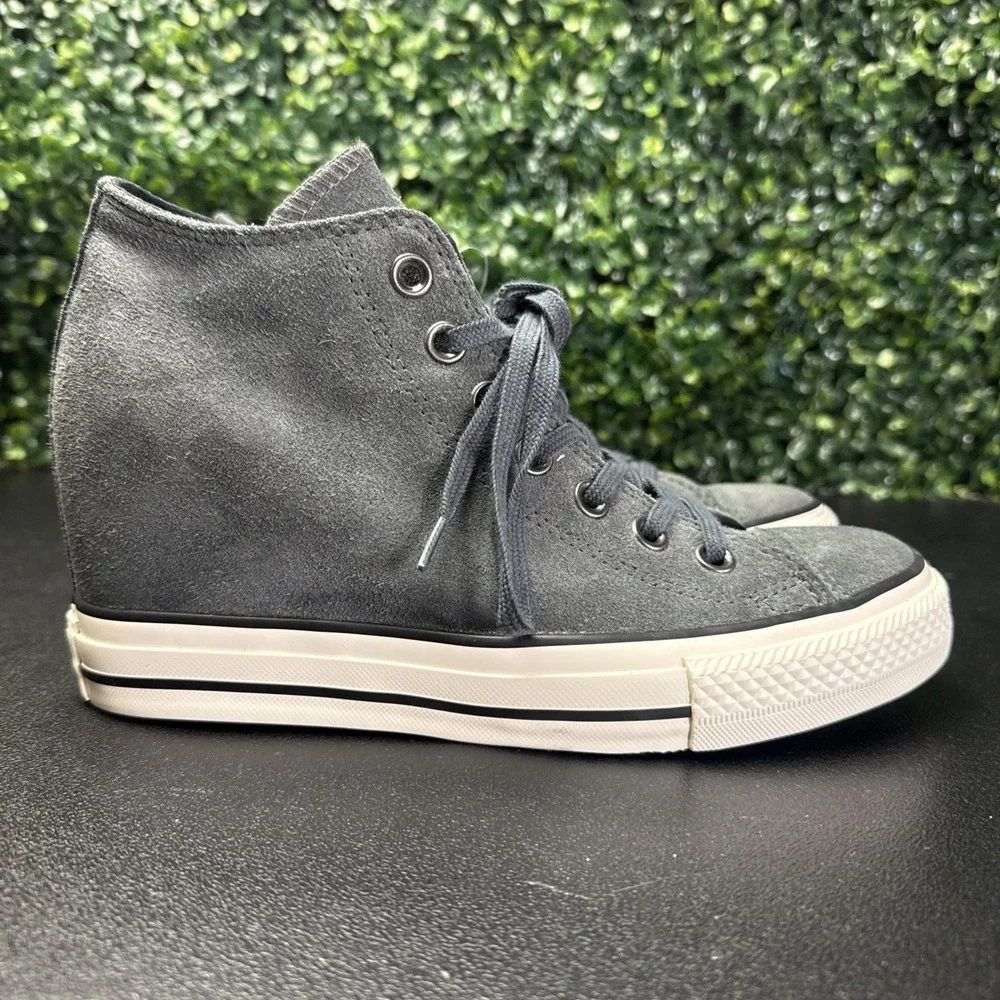 Converse Chuck Taylor All Star Lux Hidden Wedge Sneakers Women's 8 Gray Suede